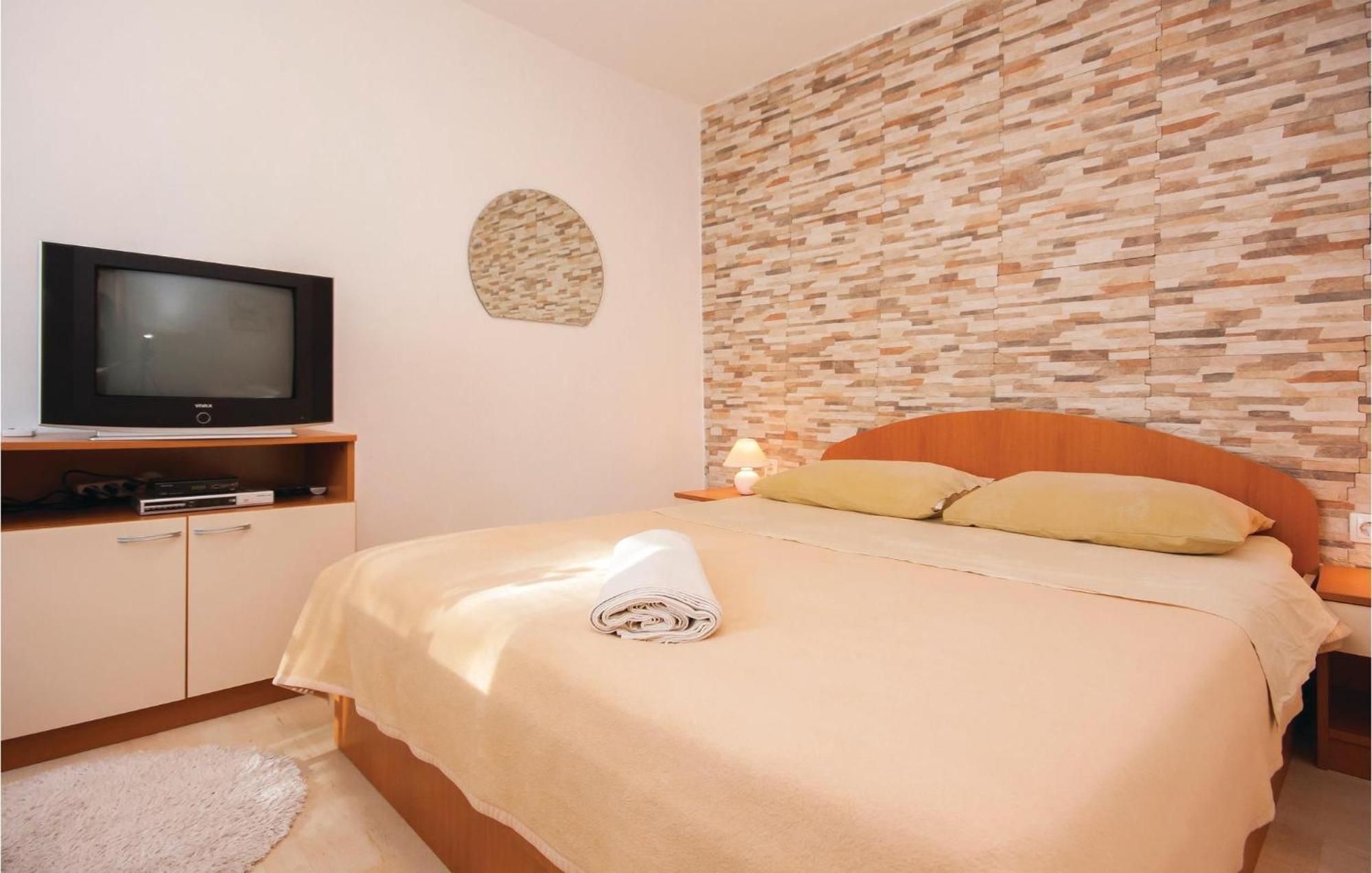 Nice Apartment In Raslina With House Sea View Esterno foto